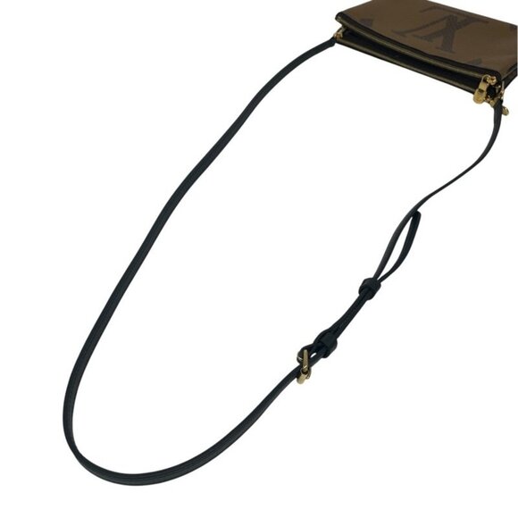 LOUIS VUITTON Brown Monogram Shoulder Bag - Picture 5 of 11